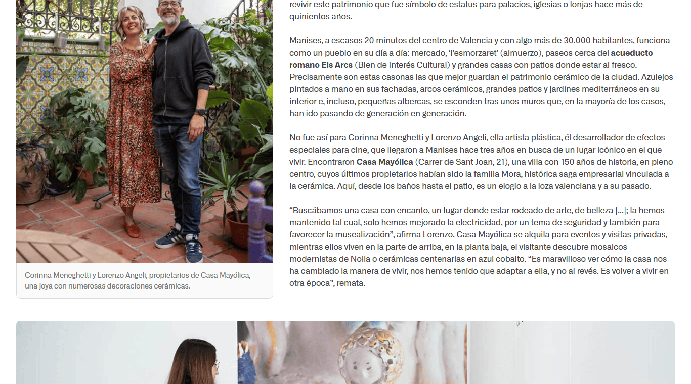 Screenshot of the Renfe Club magazine article paragraph about Casa Mayólica, with a photo of the house patio